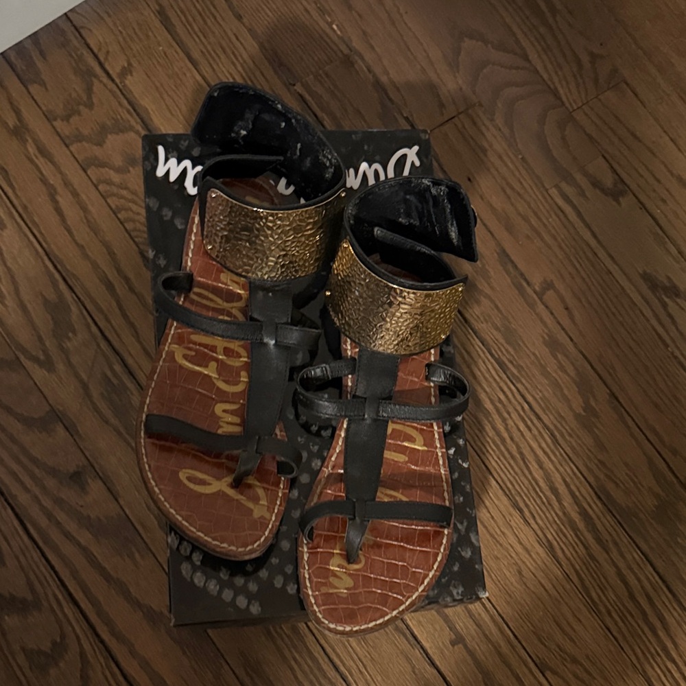 Sam Edelman Black and Gold Textured Sandals